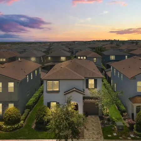 7 Bedrooms - 6,5 Bathrooms - Solara 9022Pc